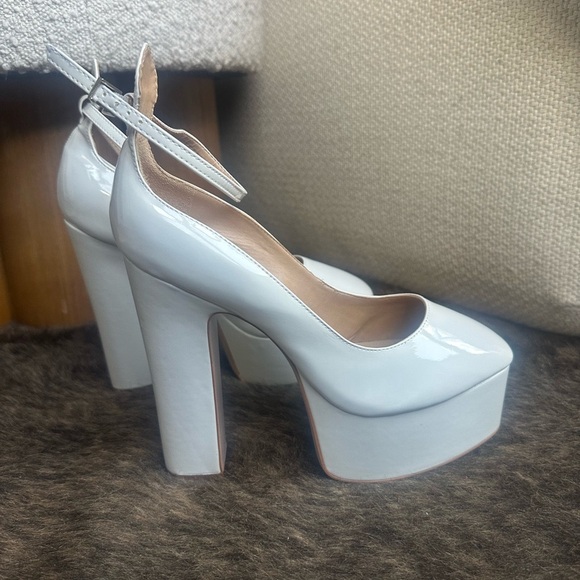 Schutz - White Platform Heels - Picture 6 of 6